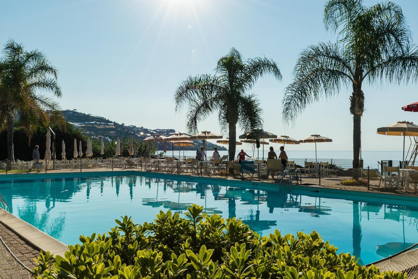 Elegante Appartamento Con Piscina - Wi-Fi & Box Privato Sanremo Exterior photo